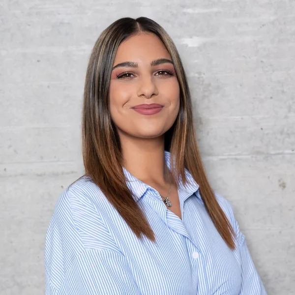 Tamara Szabo, Sachbearbeiterin
